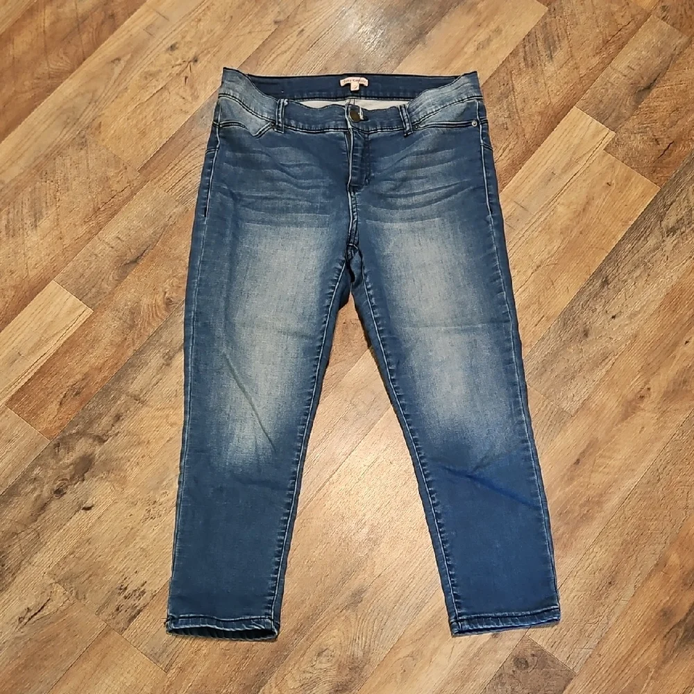 👖Juicy Couture Blue Cropped Jeans Medium Wash